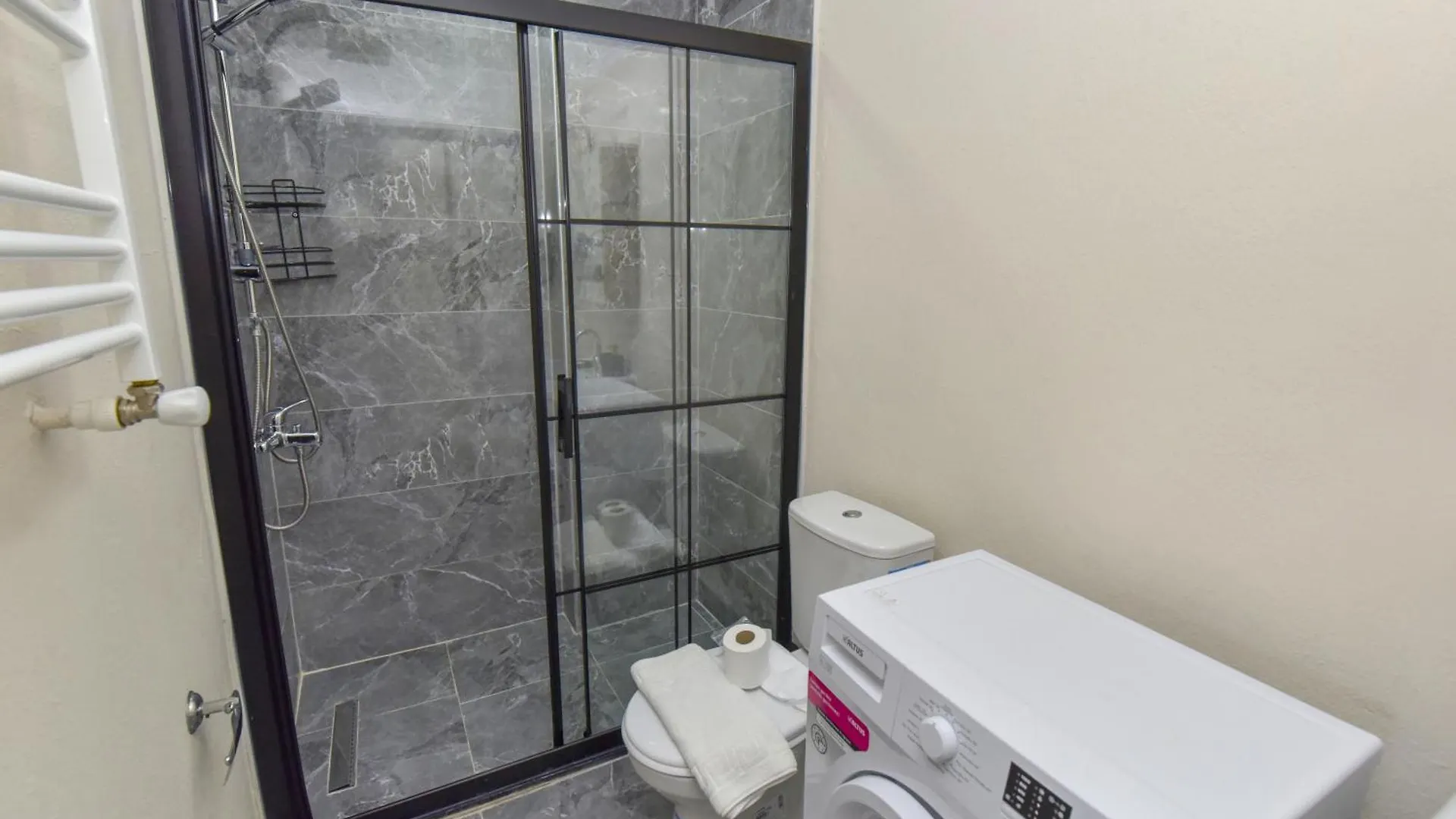 Royalis Boutique Suites 페티예 3*,