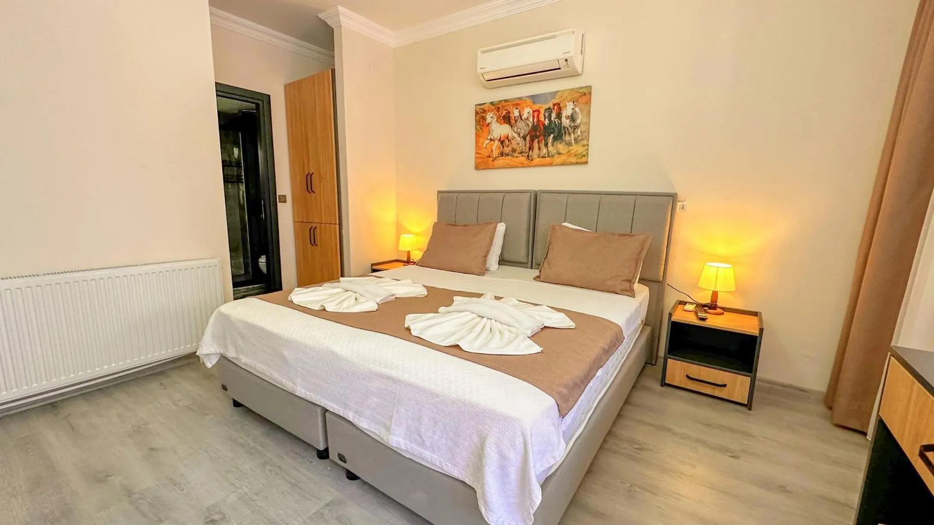 Royalis Boutique Suites By Mykonut Fethiye 3*,