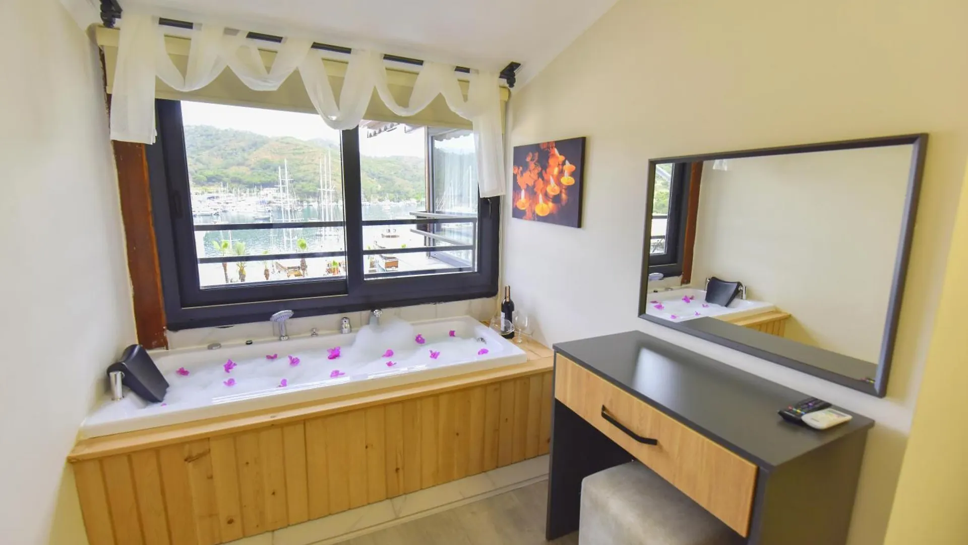 Royalis Boutique Suites By Mykonut Fethiye Hotel