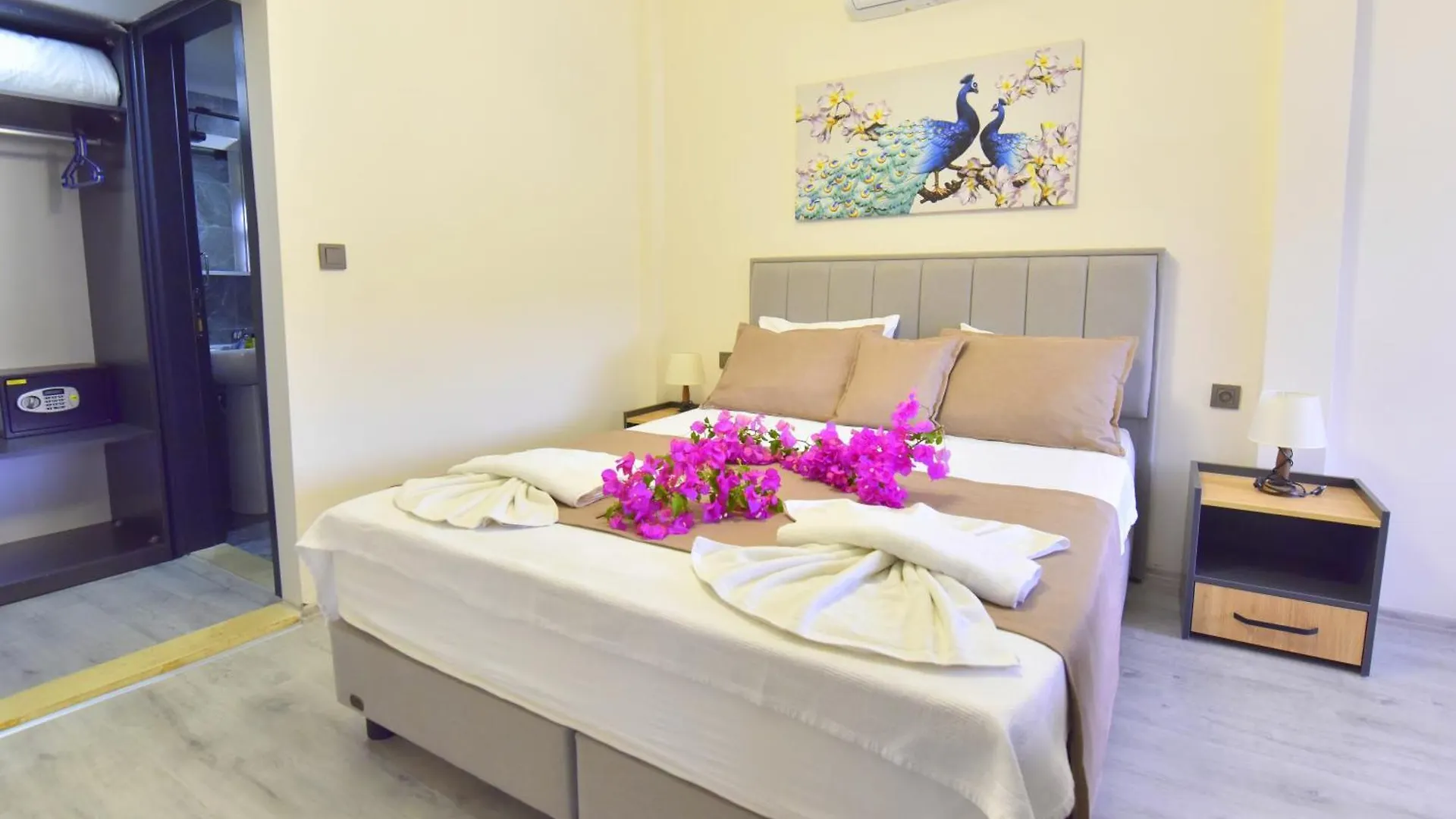Hotel Royalis Boutique Suites By Mykonut Fethiye