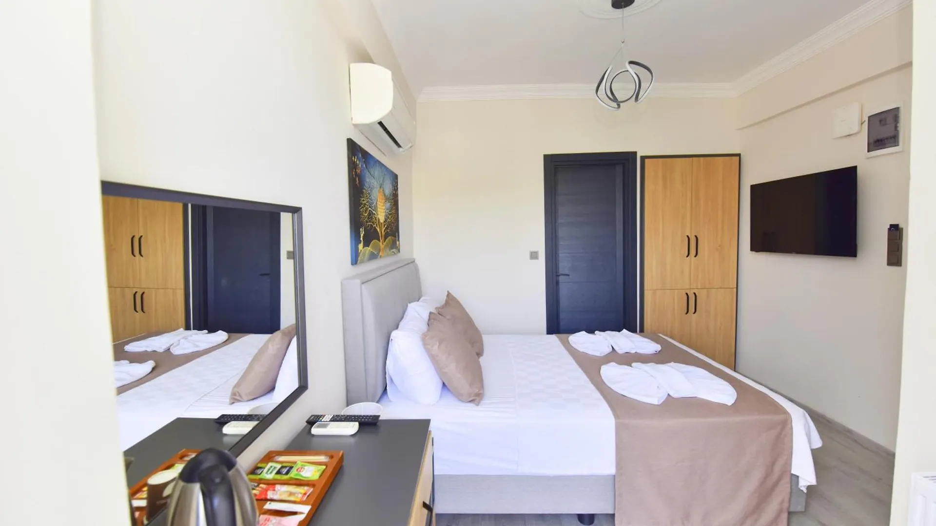 Royalis Boutique Suites By Mykonut Fethiye 3*,