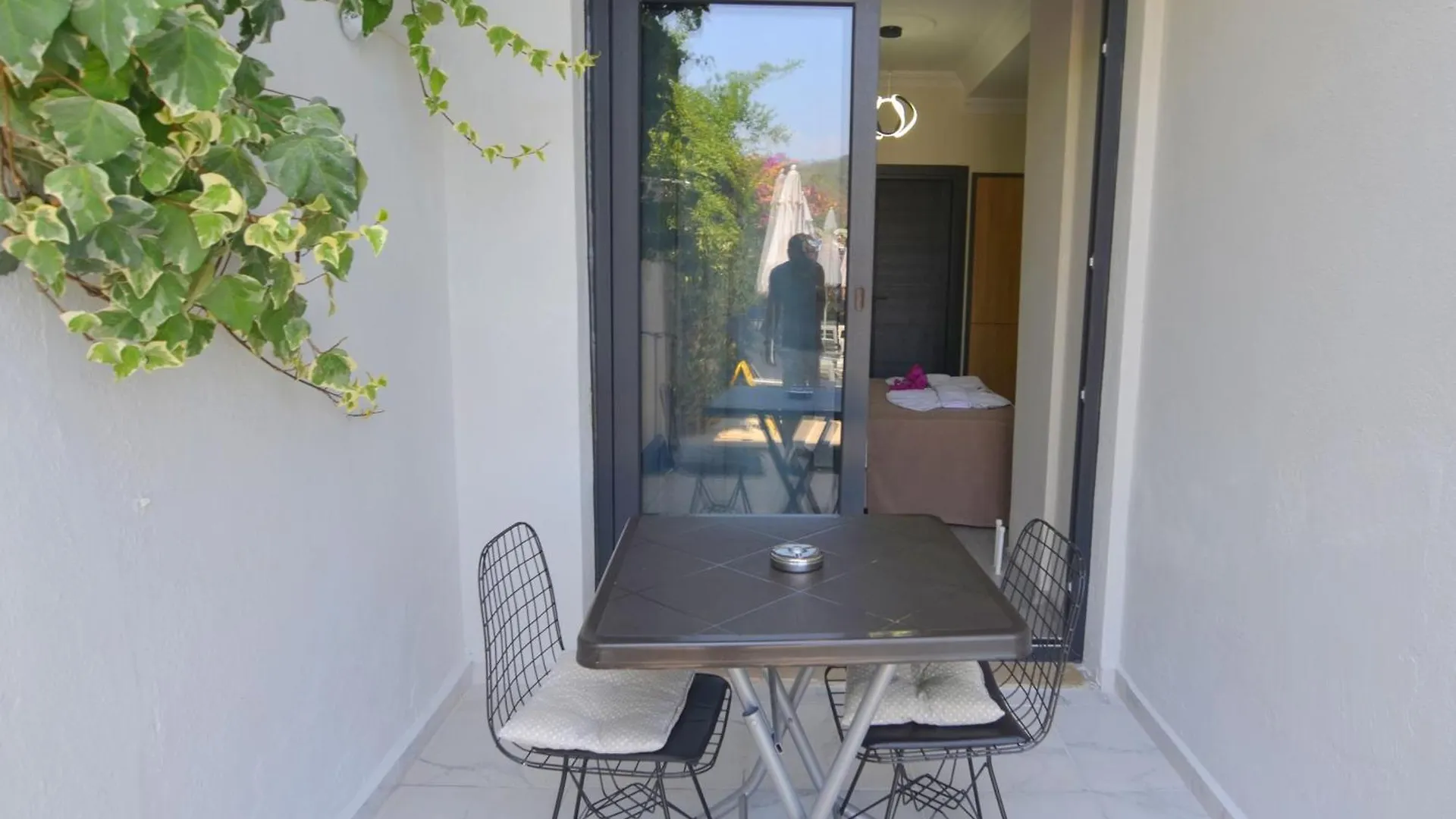 Royalis Boutique Suites By Mykonut Fethiye 3*,